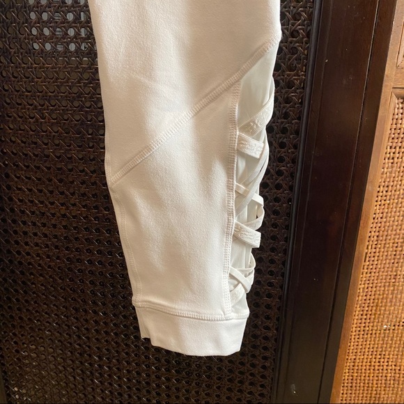 Fabletics Dynamic High-Waist Lattice 7/8 Leggings - Picture 3 of 6